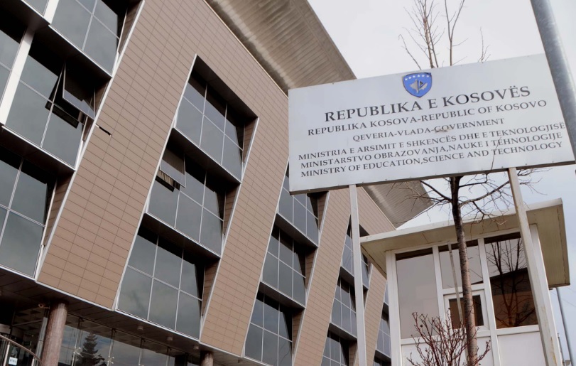 “Të deklaroni se …”, subvencionimi i librave – MASH del me një kërkesë për prindërit