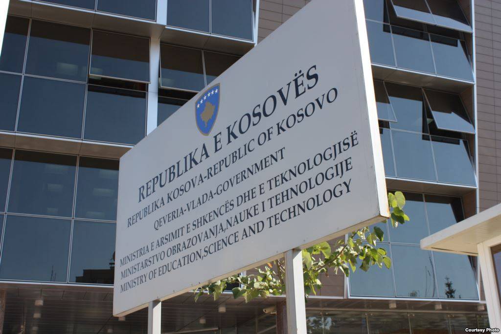 Ekzekutohen mjetet për subvencionimin e teksteve shkollore për nxënësit e klasave 1–9