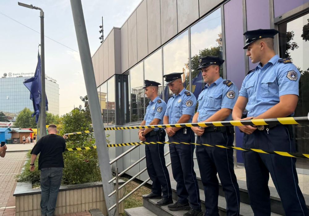 RDK e rrethon Qeverinë me shirit të rrezikshmërisë: Pushteti pengmarrës i Kurtit dhe LVV-së po e rrezikon demokracinë dhe shtetin