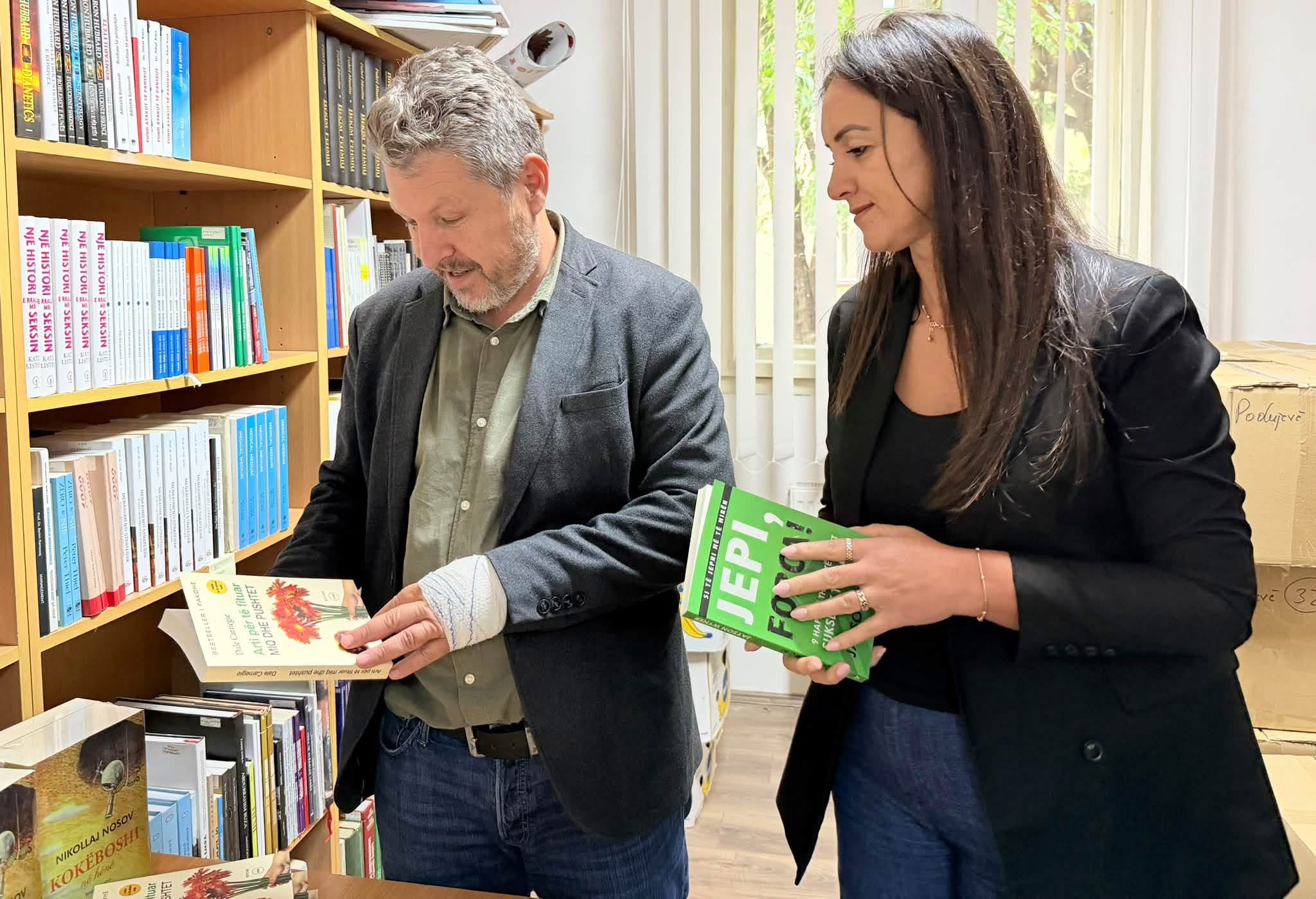 Biblioteka e qytetit pasurohet me rreth 270 tituj të rinj dhe 4,388 ekzemplarë